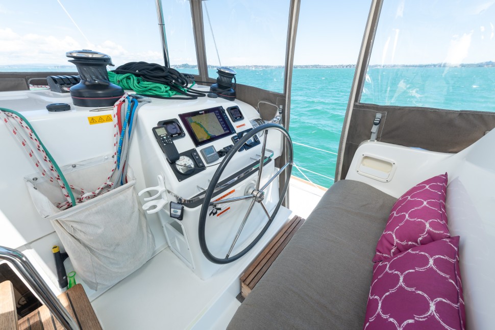 Lagoon 450S 10 Helmstation