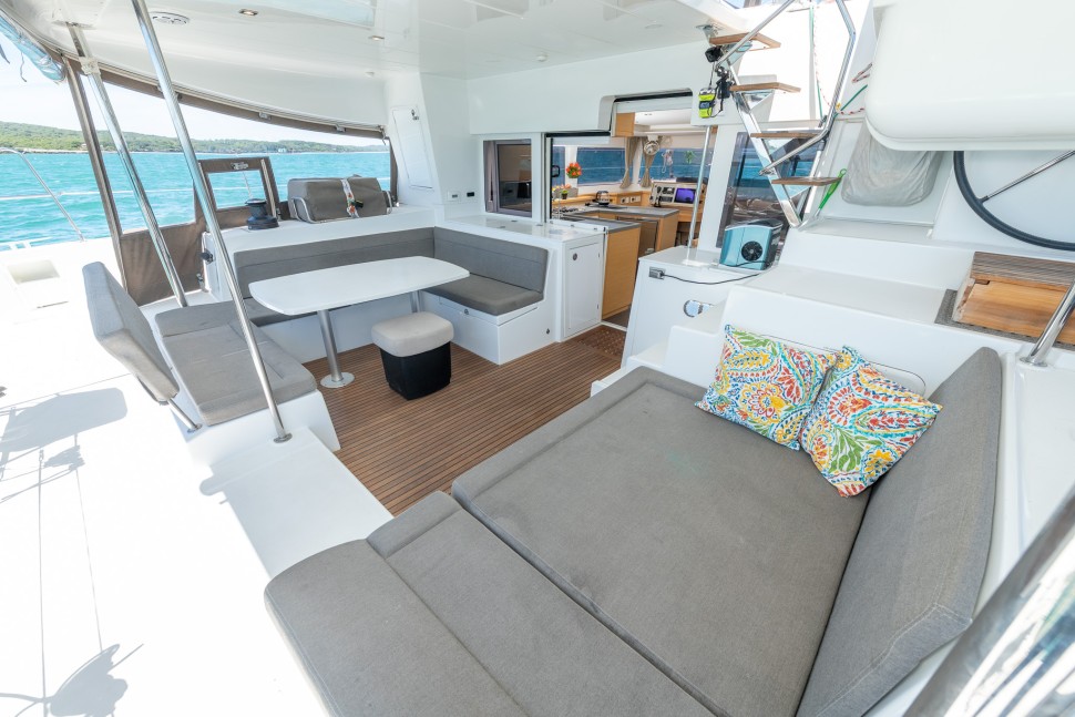 Lagoon 450S 12 Cockpit