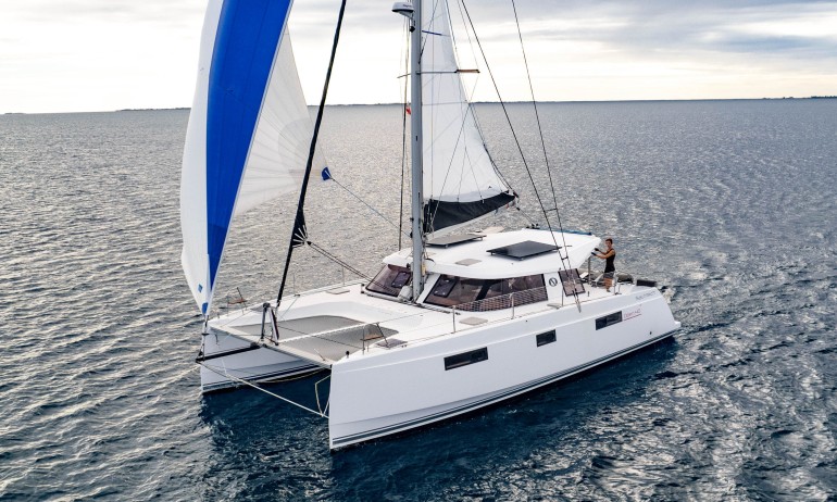 NAUTITECH OPEN 40 OWNER 4 CABINS 2