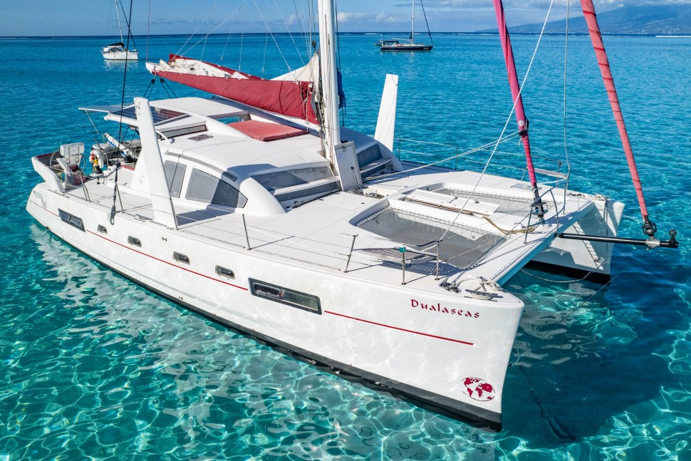 CATANA 50 OWNER 11 exterior