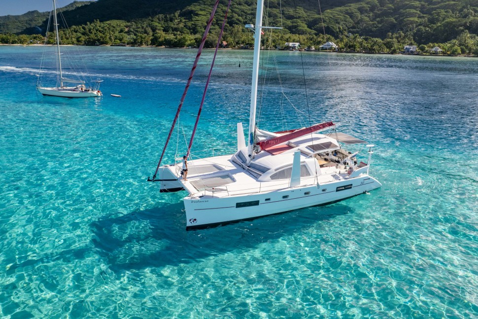 CATANA 50 OWNER 7 exterior