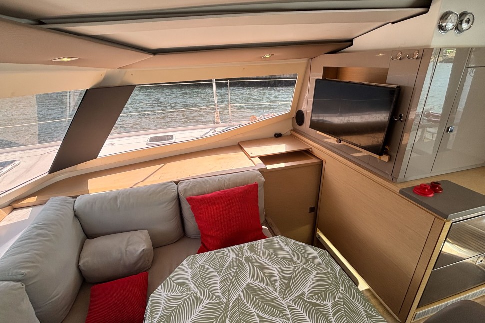 FOUNTAINE PAJOT HELIA 44 12