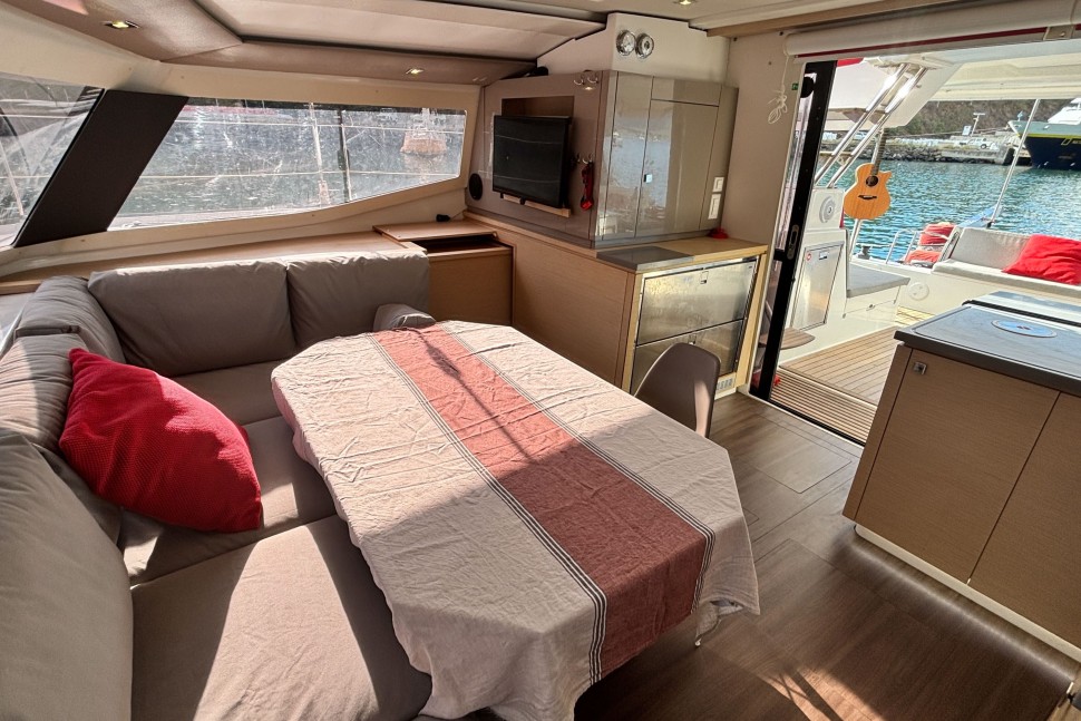 FOUNTAINE PAJOT HELIA 44 15