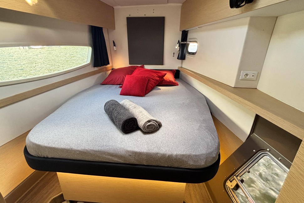 FOUNTAINE PAJOT HELIA 44 19
