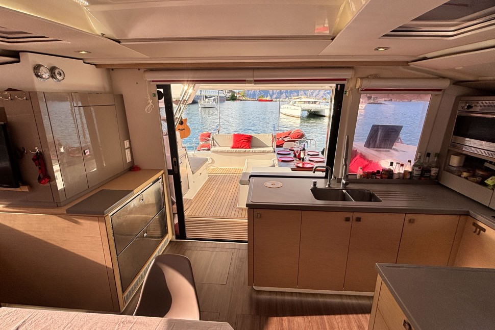 FOUNTAINE PAJOT HELIA 44 28