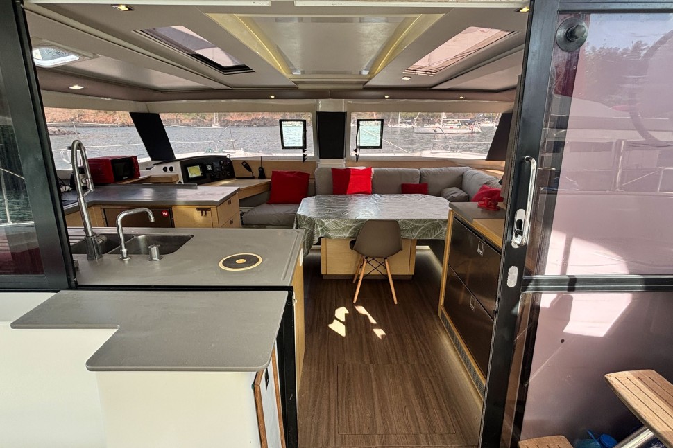 FOUNTAINE PAJOT HELIA 44 5
