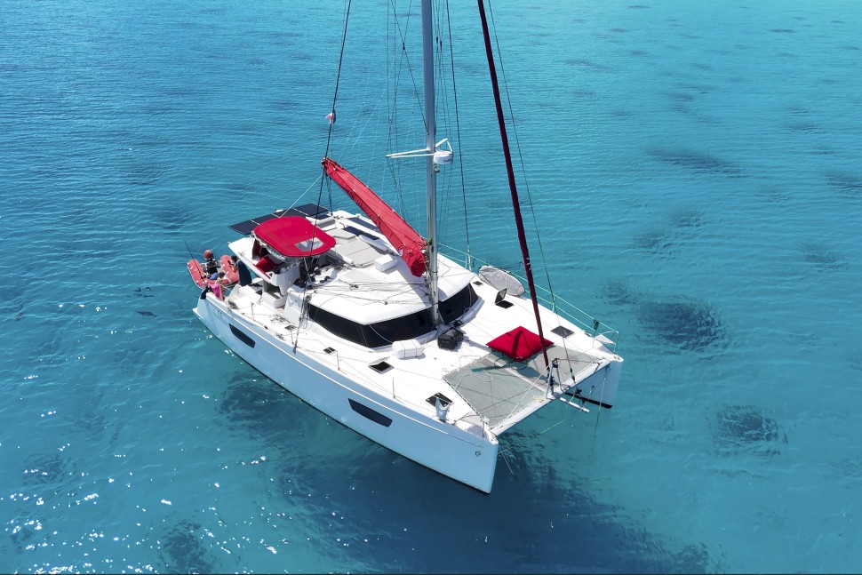 Fountaine pajot helia 44 summary2