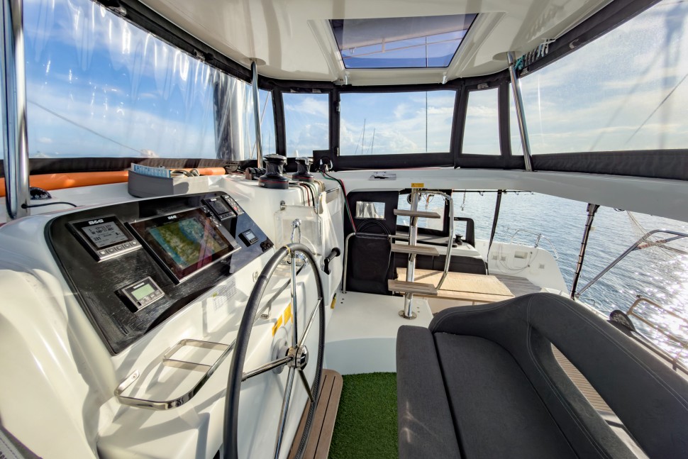 LAGOON 42 OWNER 3 CABINS 43