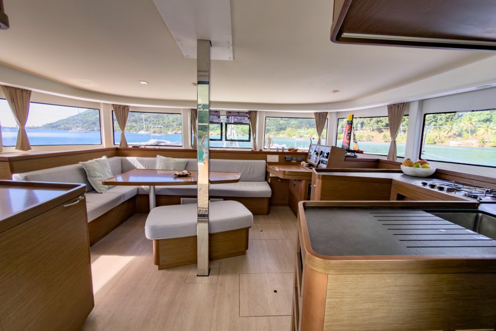 LAGOON 42 OWNER 3CABINS 35