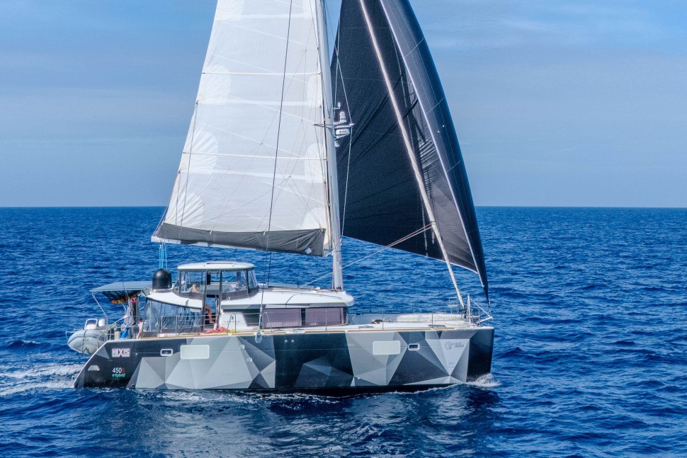 LAGOON 450S 4 exterior