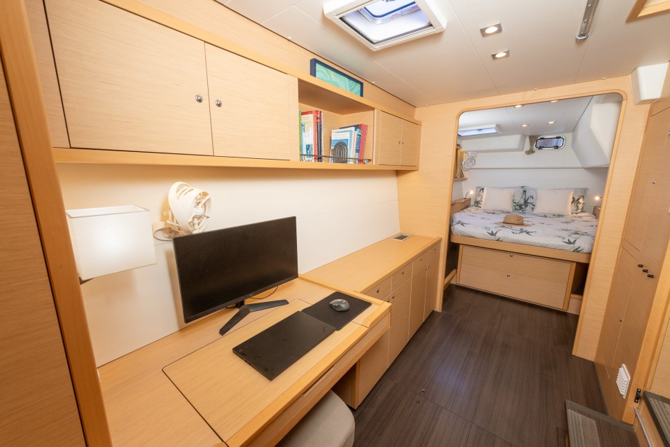 Lagoon 450S 15 bedroom2