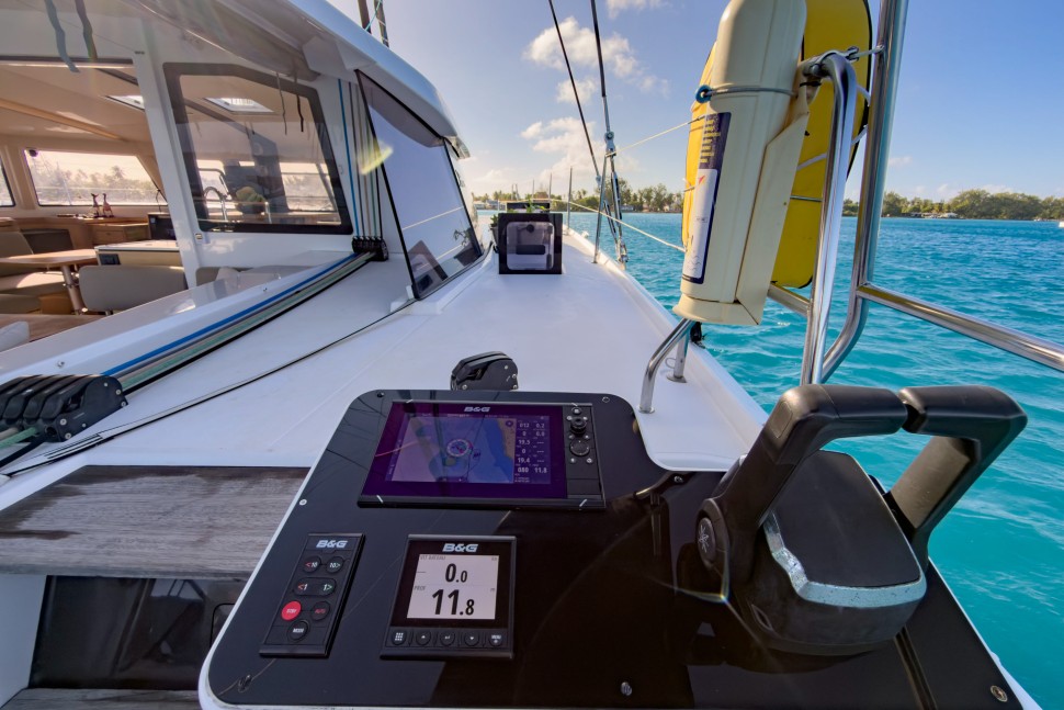 NAUTITECH 44 OPEN OWNER 3 CABIN 28