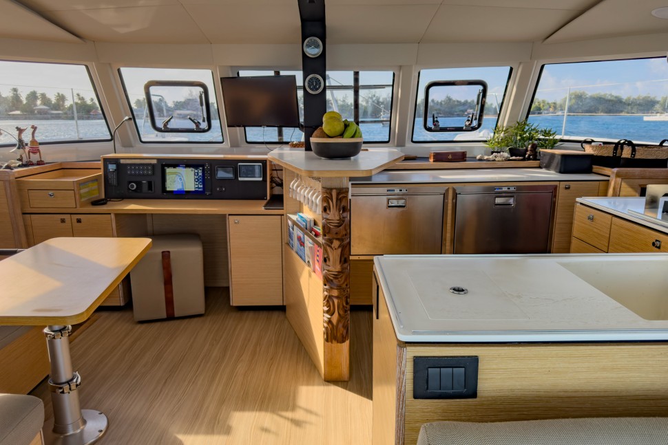 NAUTITECH 44 OPEN OWNER 3 CABIN 30