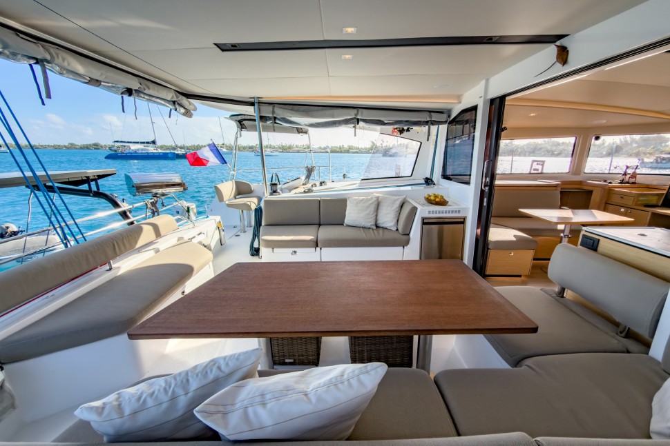 NAUTITECH 44 OPEN OWNER 3 CABIN 32