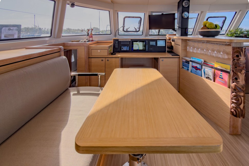 NAUTITECH 44 OPEN OWNER 3 CABIN 34