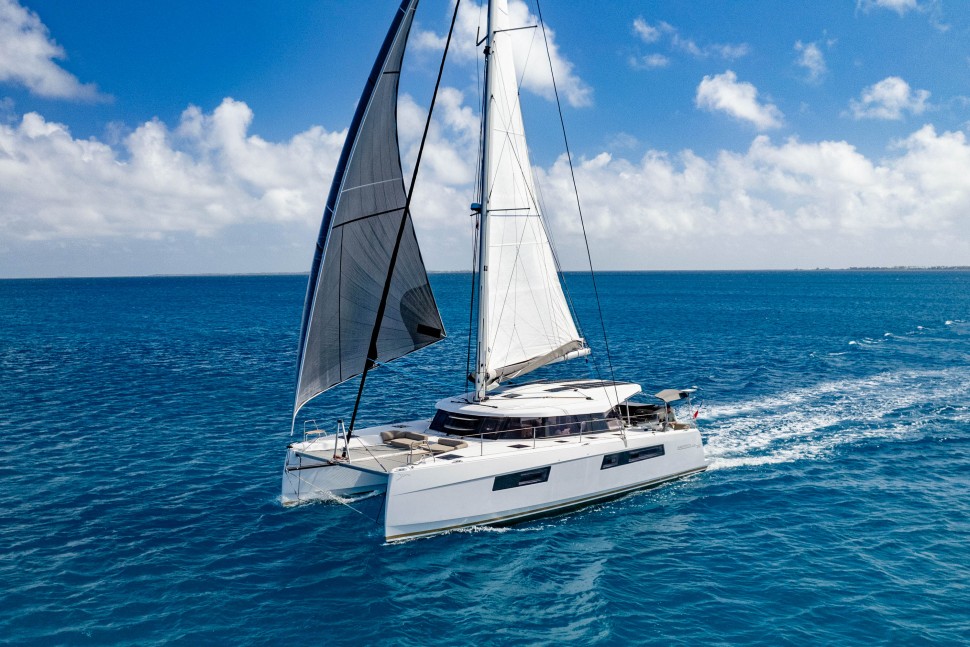 NAUTITECH 44 OPEN OWNER 3 CABIN 36