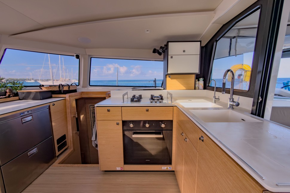 NAUTITECH 44 OPEN OWNER 3 CABIN 39