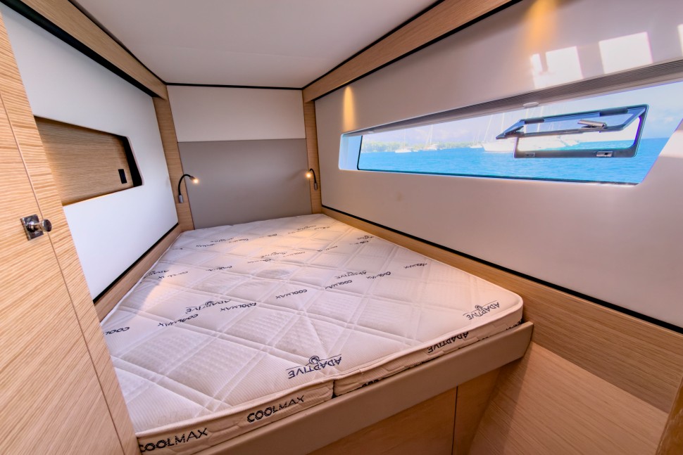NAUTITECH 44 OPEN OWNER 3 CABIN 40