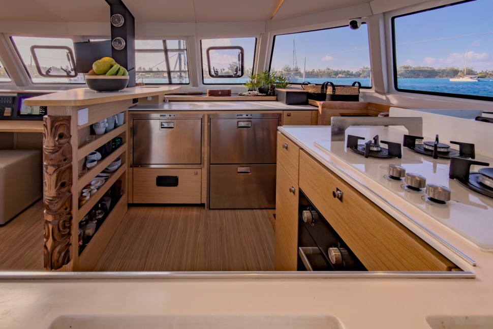 NAUTITECH 44 OPEN OWNER 3 CABIN 44