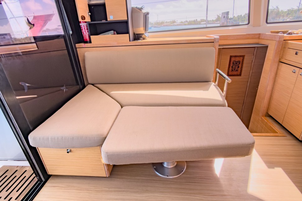 NAUTITECH 44 OPEN OWNER 3 CABIN 46