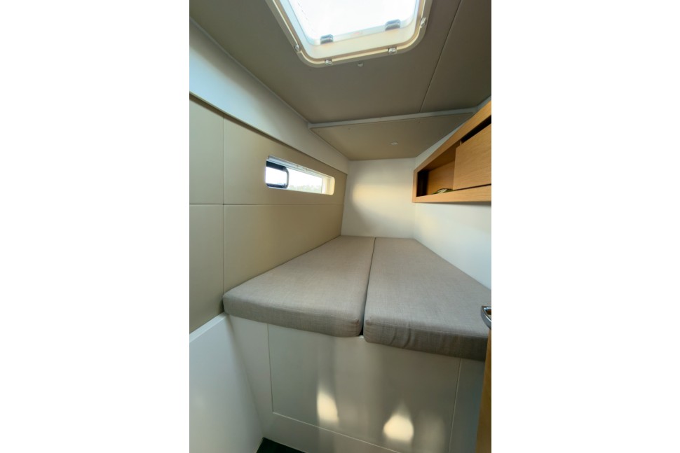 NAUTITECH OPEN 40 OWNER 4 CABINS 26