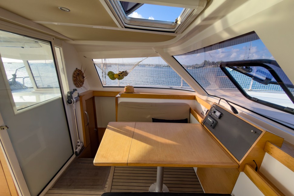 NAUTITECH OPEN 40 OWNER 4 CABINS 37
