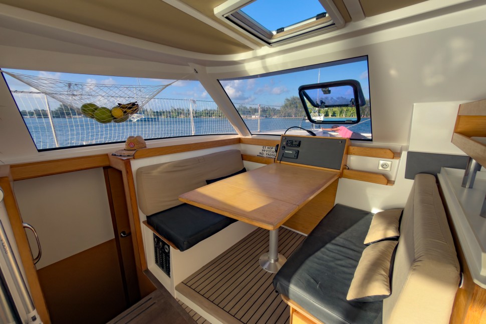NAUTITECH OPEN 40 OWNER 4 CABINS 42