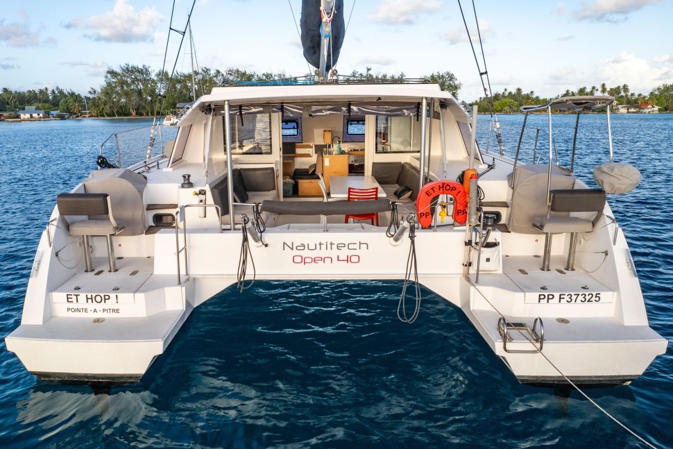 NAUTITECH OPEN 40 OWNER 4 CABINS 44
