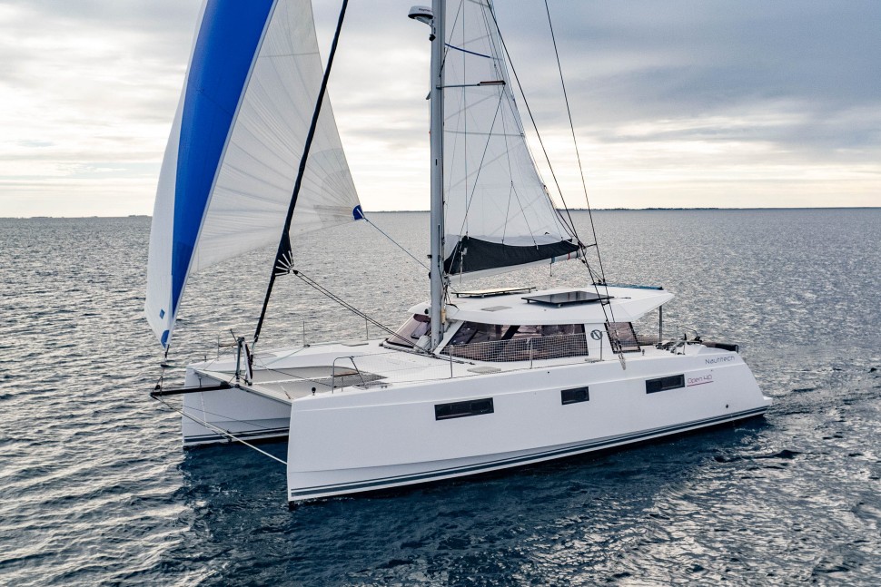 NAUTITECH OPEN 40 OWNER 4 CABINS
