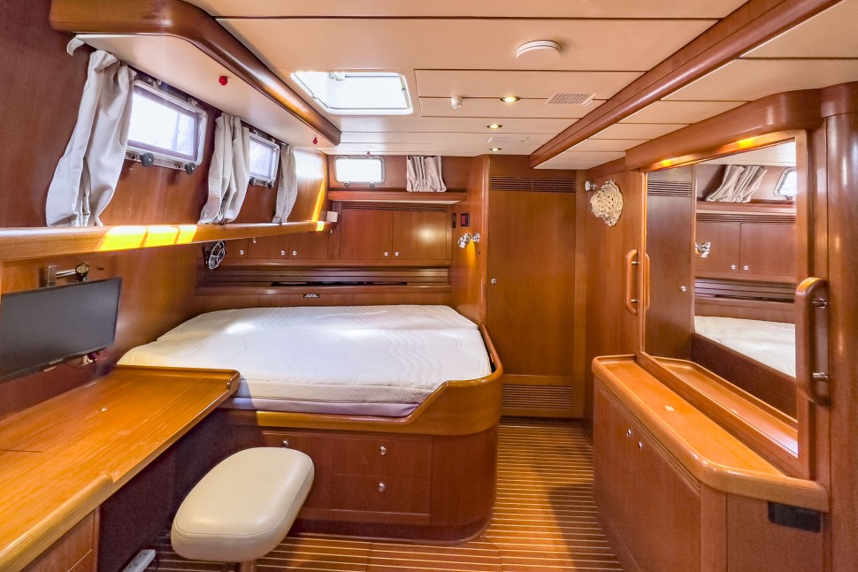 NAUTOR SWAN 60 14 MASTER CABIN