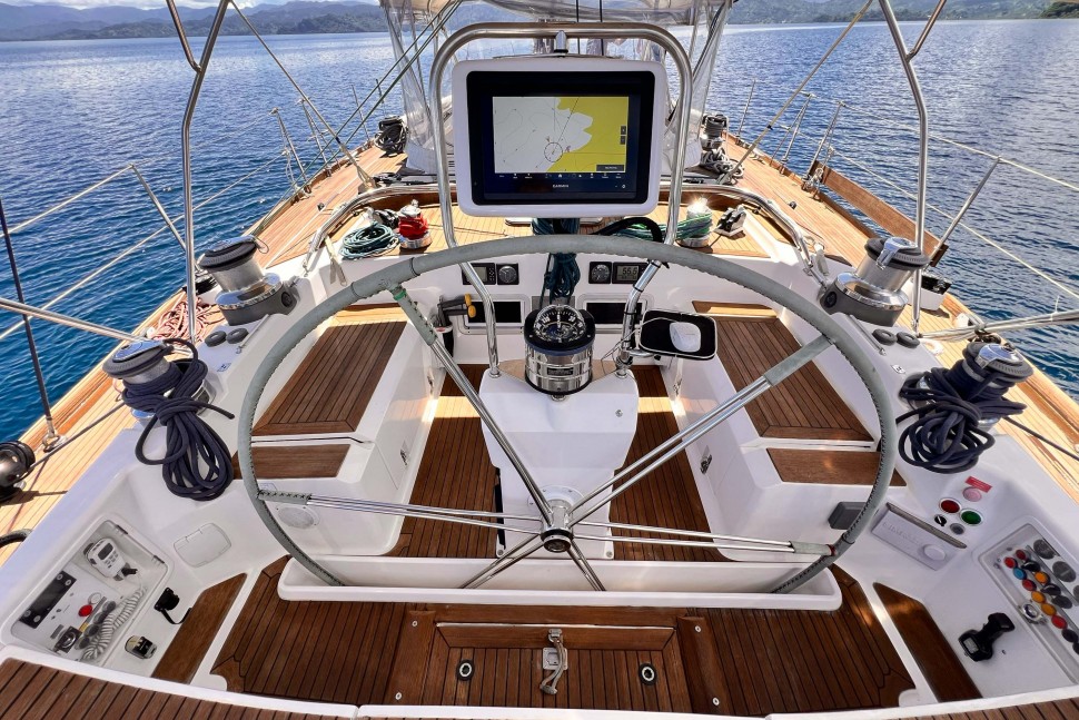 NAUTOR SWAN 60 7 COCKPIT